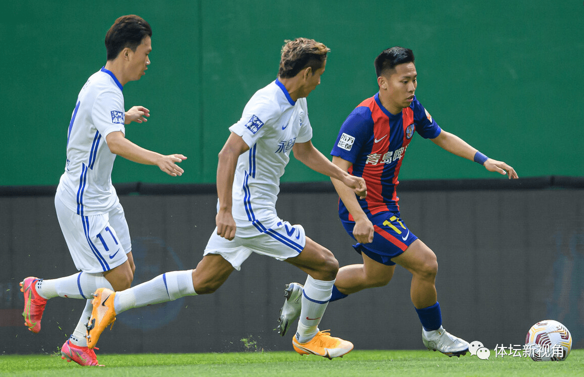 鸭脖-今晚尼斯复出首秀：中超节点到来，气氛紧张，身体对抗强度拉满-鸭脖